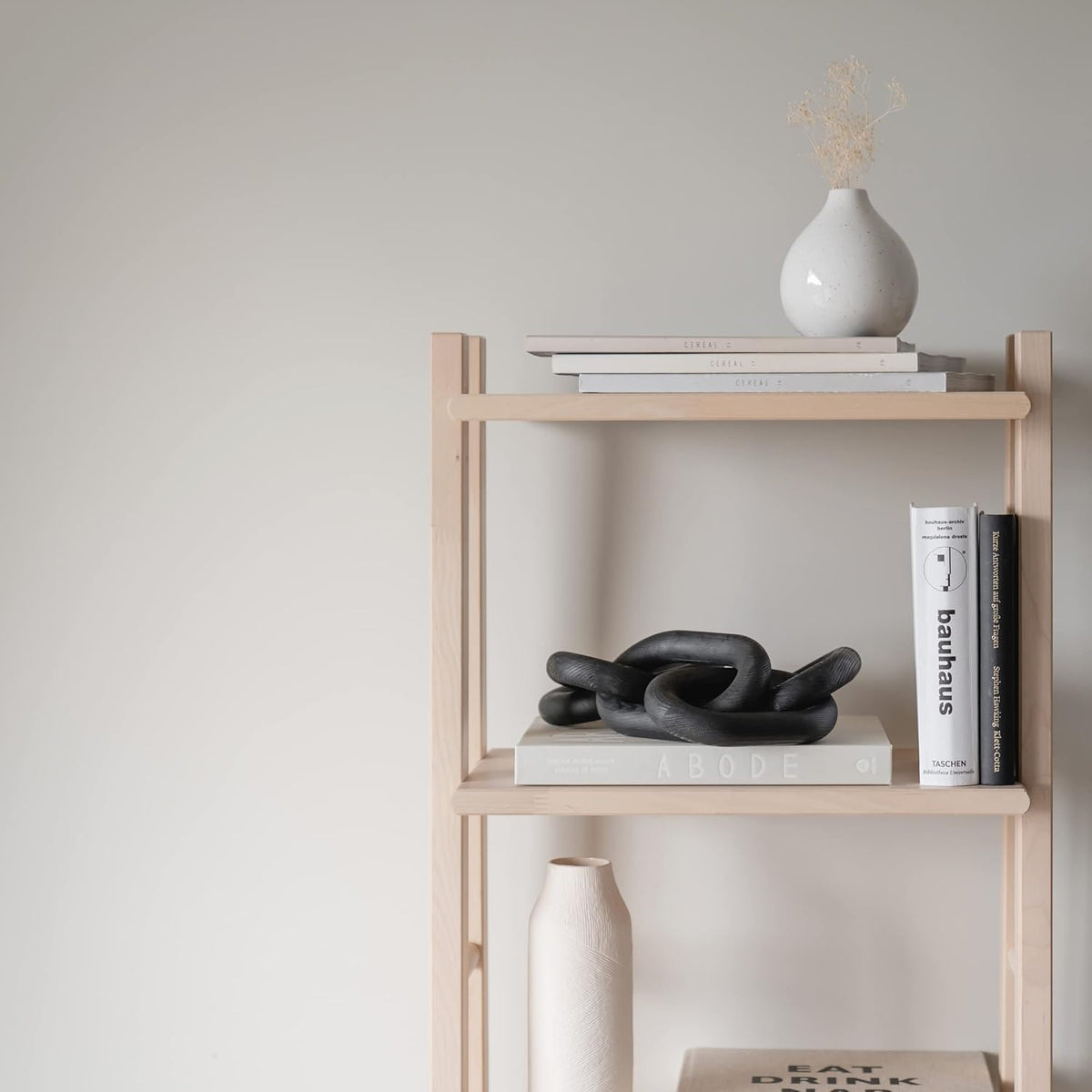 Wood Chain Link Decor – Modern Wooden Chain Knot Sculpture for Coffee Table, Shelves & Home Décor